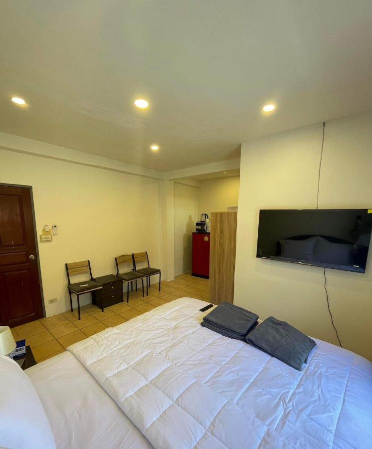 Hotel The Sports Lounge Pattaya Exterior foto